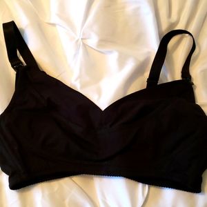 Pacasso hands-free pumping and nursing bra